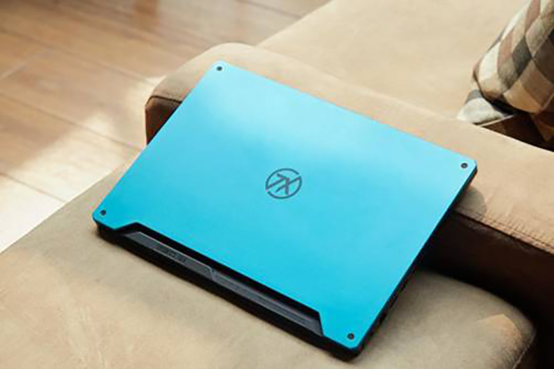 图片包含 室内, 桌子, 笔记本, 电脑描述已自动生成